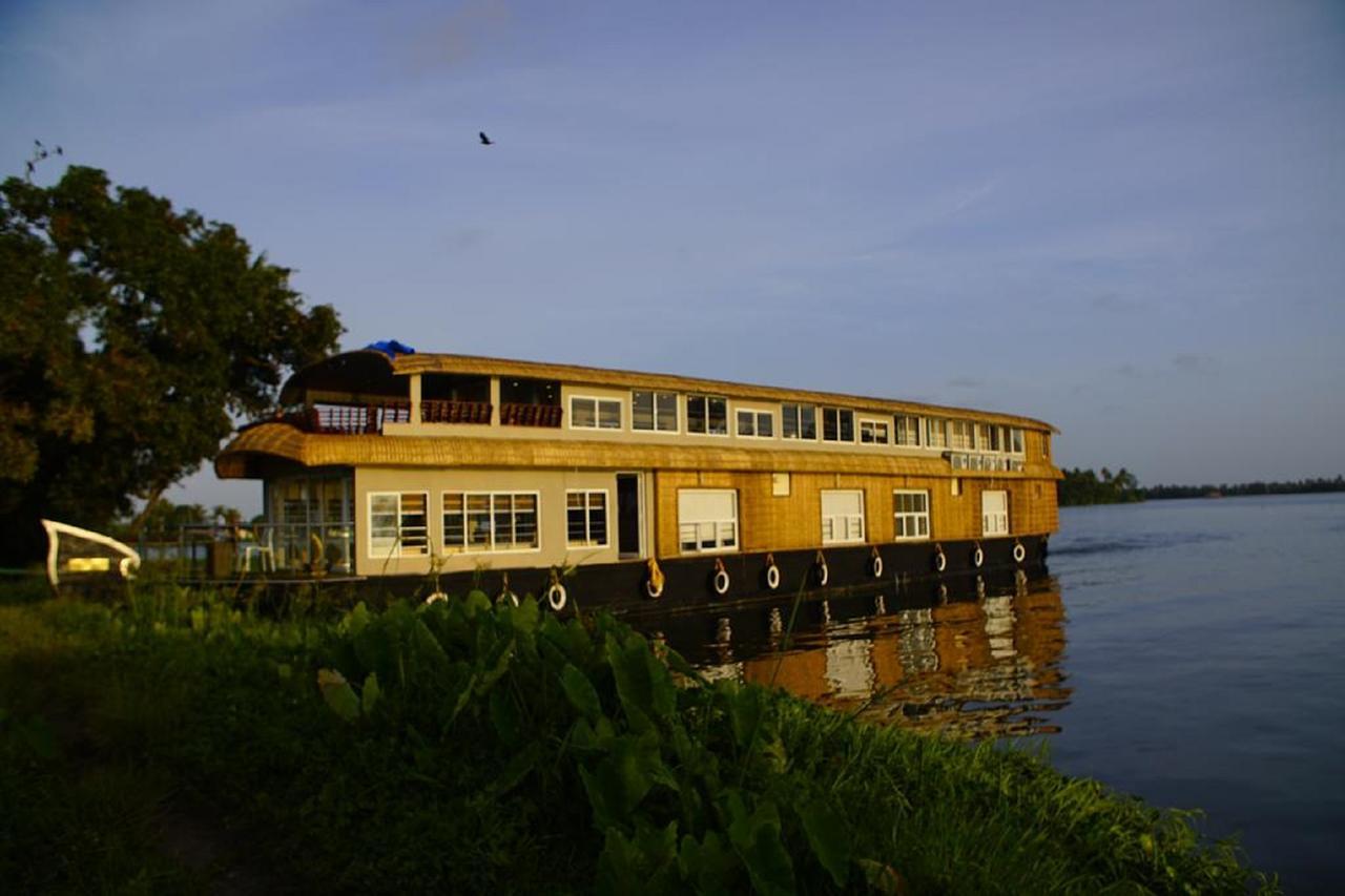 Alappuzha 印度假期船屋酒店 外观 照片